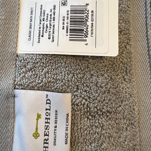Threshold bath towel set - NWT - embroidered with flowers & Katy - Classic Gray - Picture 8 of 10